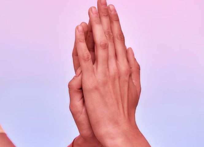 Rajeunissement des mains : tout savoir pour retrouver des mains plus jeunes